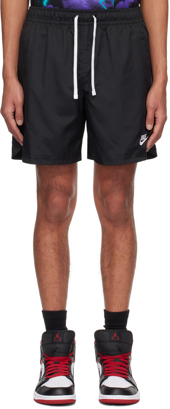 

Черные плавные шорты Nike