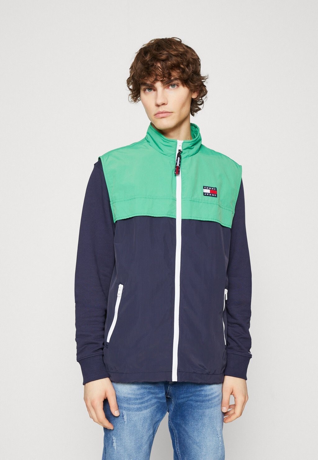

Жилет Tommy Jeans