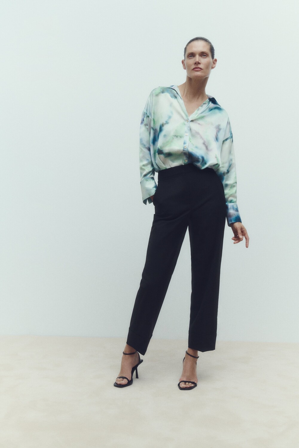 

Рубашка оверсайз с принтом tie dye Zara, разноцветный