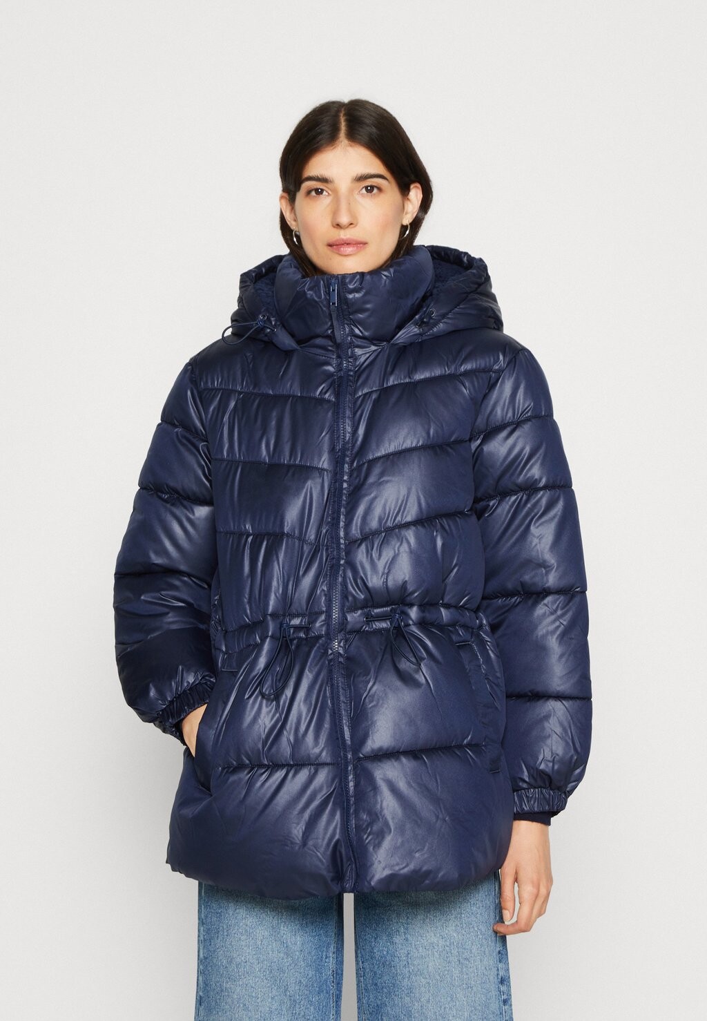 

Зимнее пальто Ultimate Waisted Puffer GAP, цвет navy