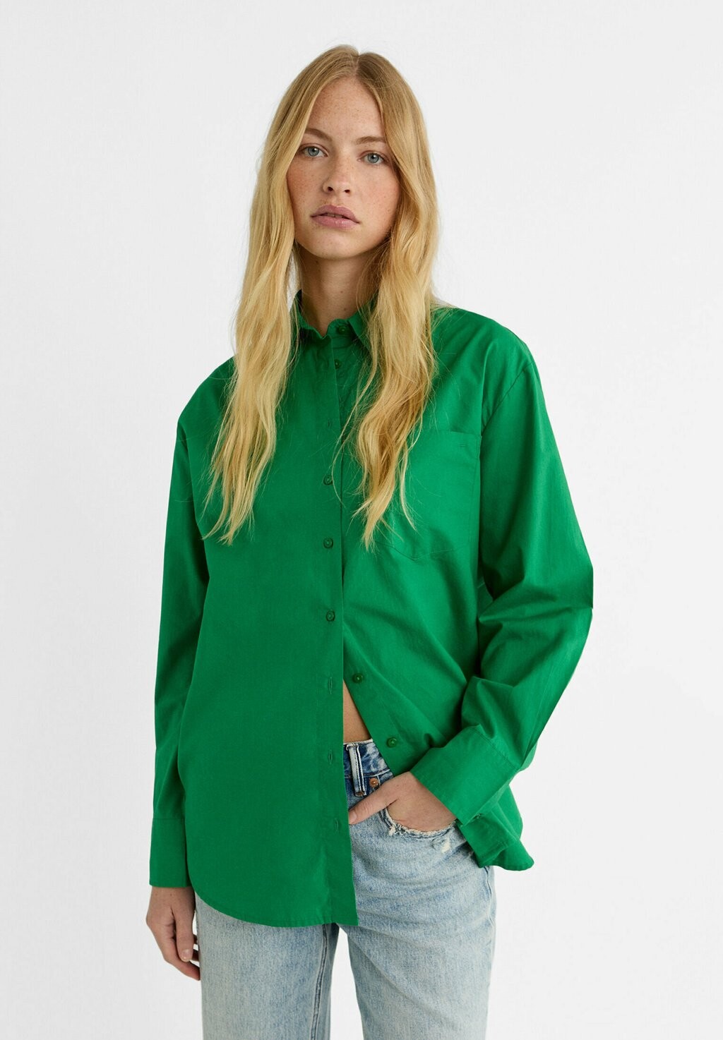 

Блузка-рубашка Stradivarius, цвет green