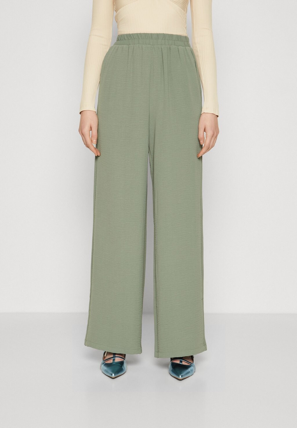 

Брюки VMALVA WIDE Vero Moda, цвет laurel wreath