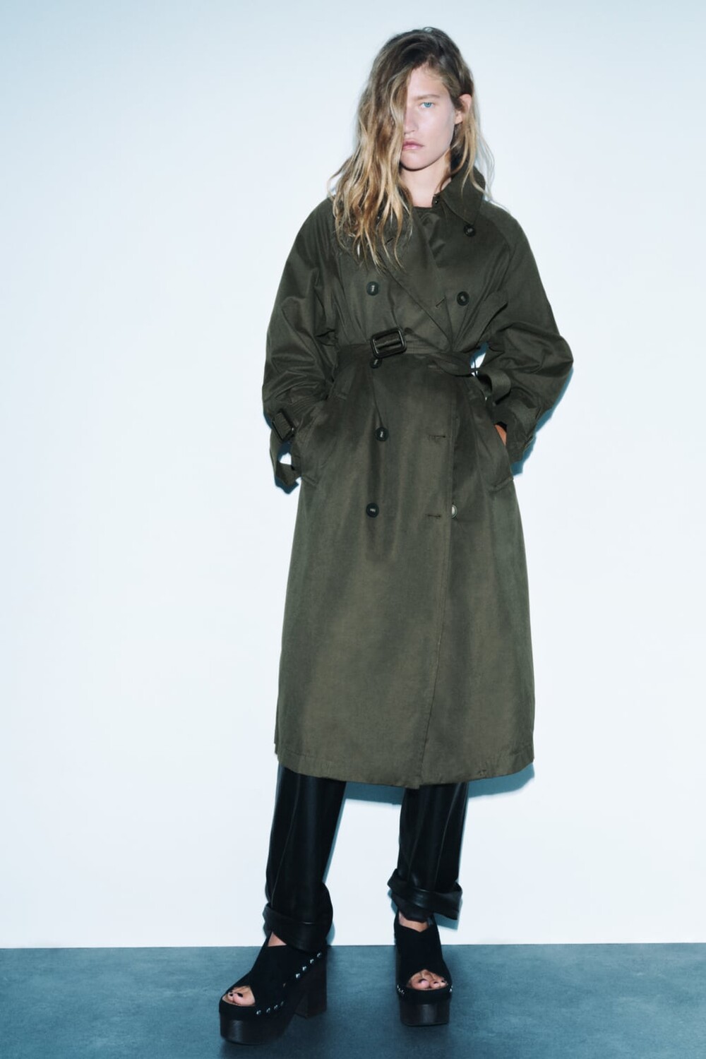 

Тренч оверсайз с пальцами ZARA, хаки