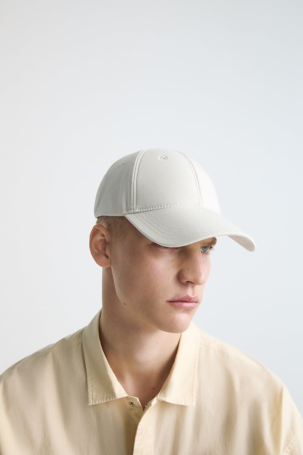 

Мягкая кепка ZARA, экру