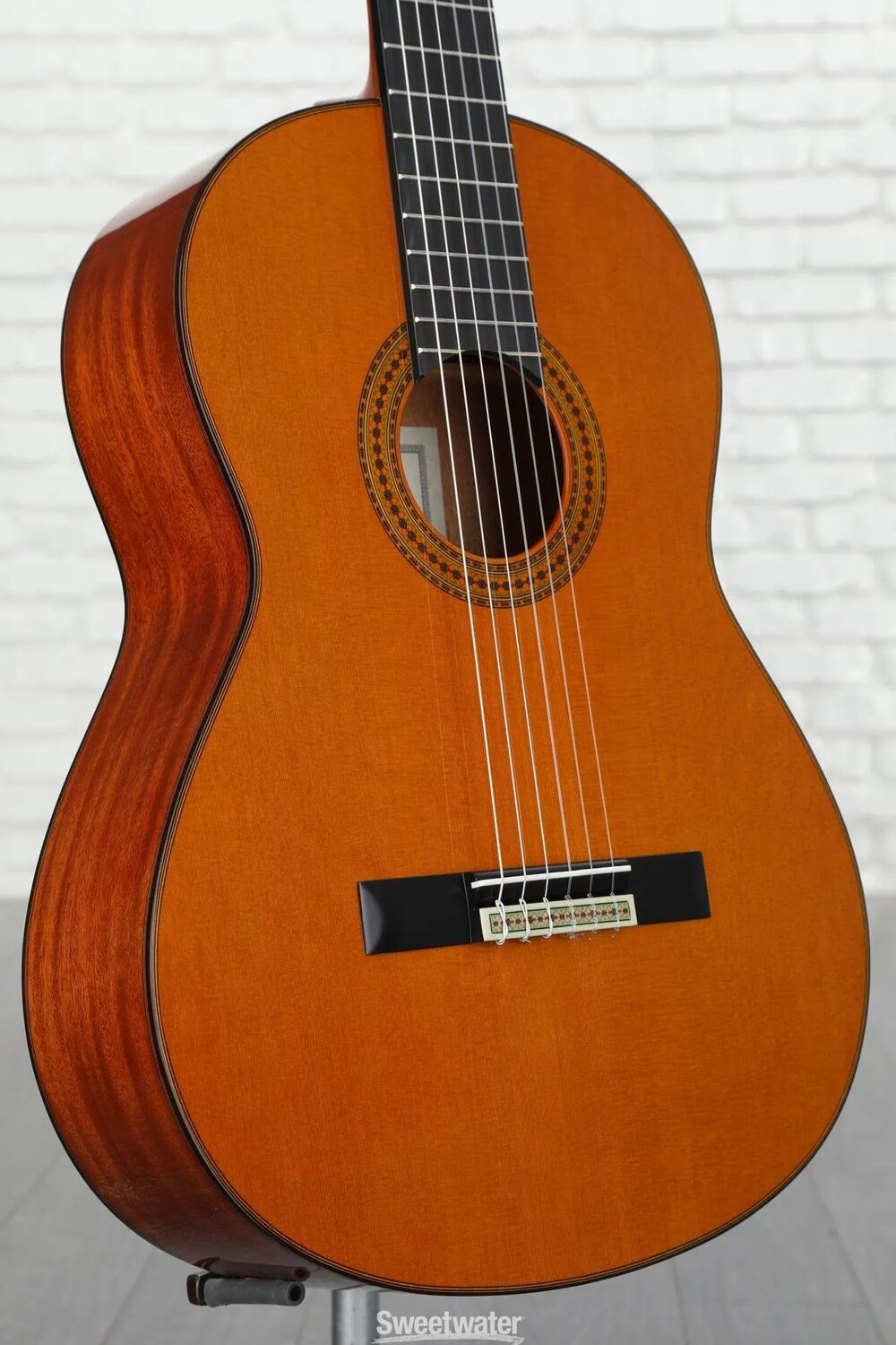 

Yamaha GC12C Classic — натуральный