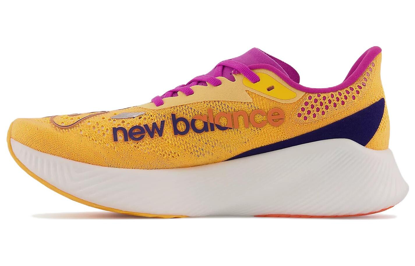 

Кроссовки мужские New Balance FuelCell