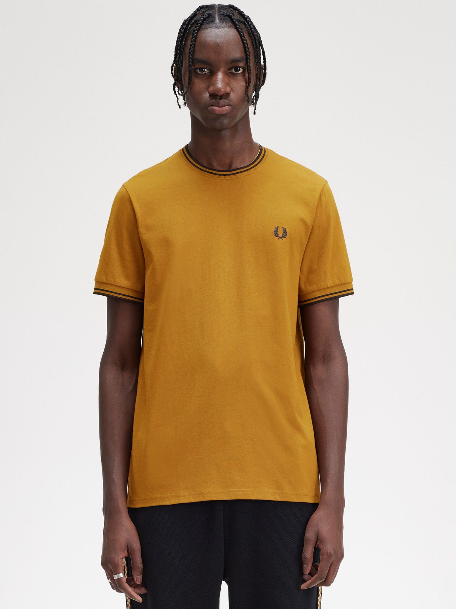 

Футболка Fred Perry с двойным кончиком, темная карамель