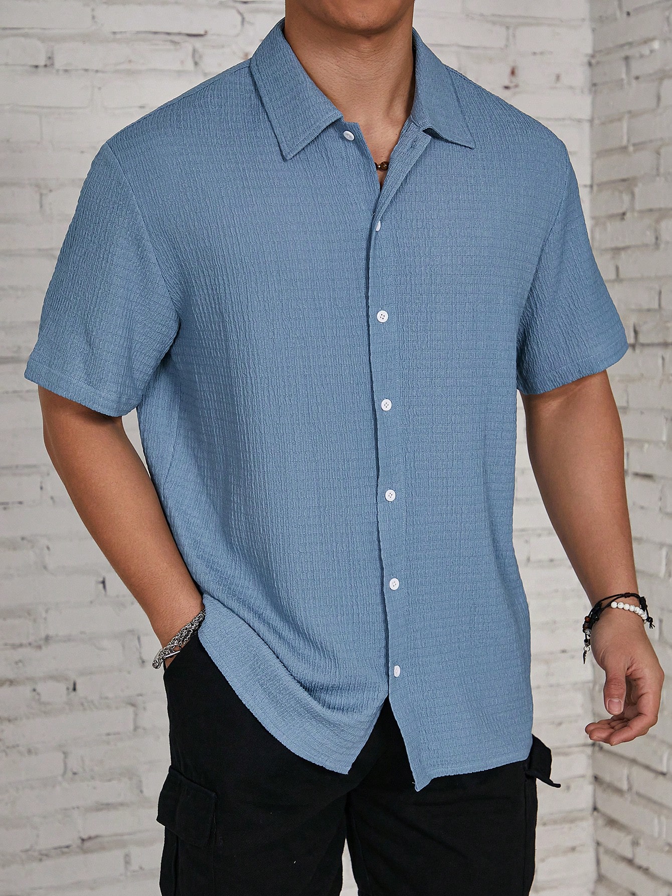 Мужская текстурированная рубашка на пуговицах с коротким рукавом Manfinity Homme, синий текстурированная однотонная мужская футболка поло cb drytec genre cutter