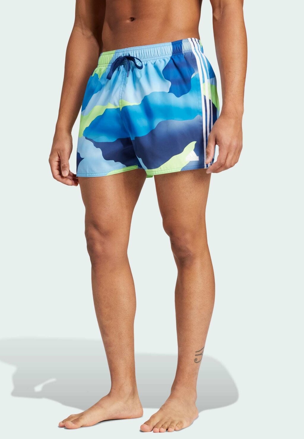 

Шорты для плавания CITY ESCAPE CAMO 3-STRIPES adidas Sportswear, цвет dark blue white