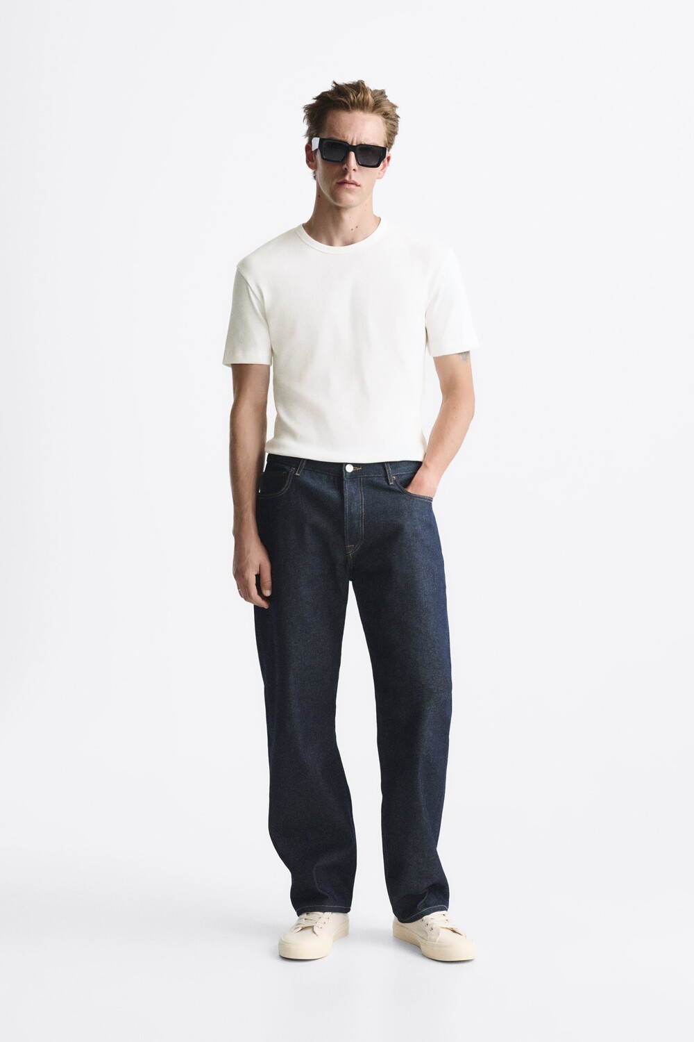 

Футболка в ребрику, muscle fit Zara, устричный белый