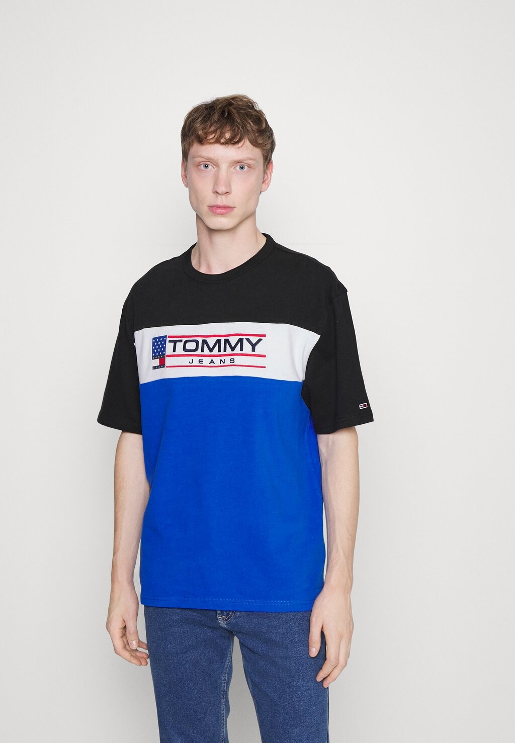 

Футболка с принтом Tommy Jeans, черный