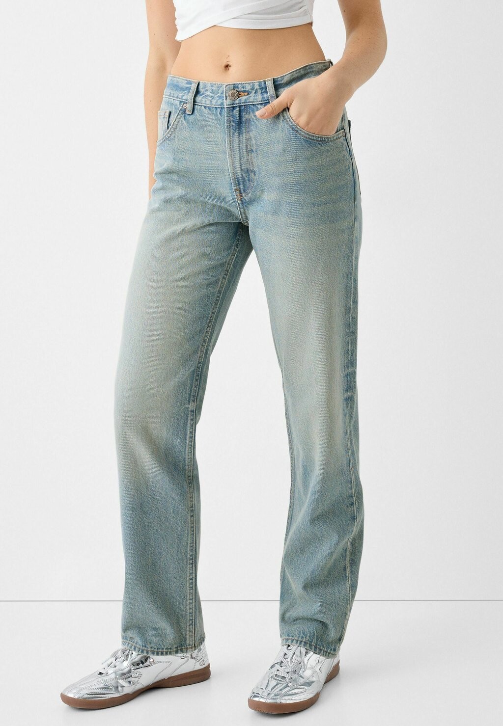 

Прямые джинсы Bershka, цвет light blue