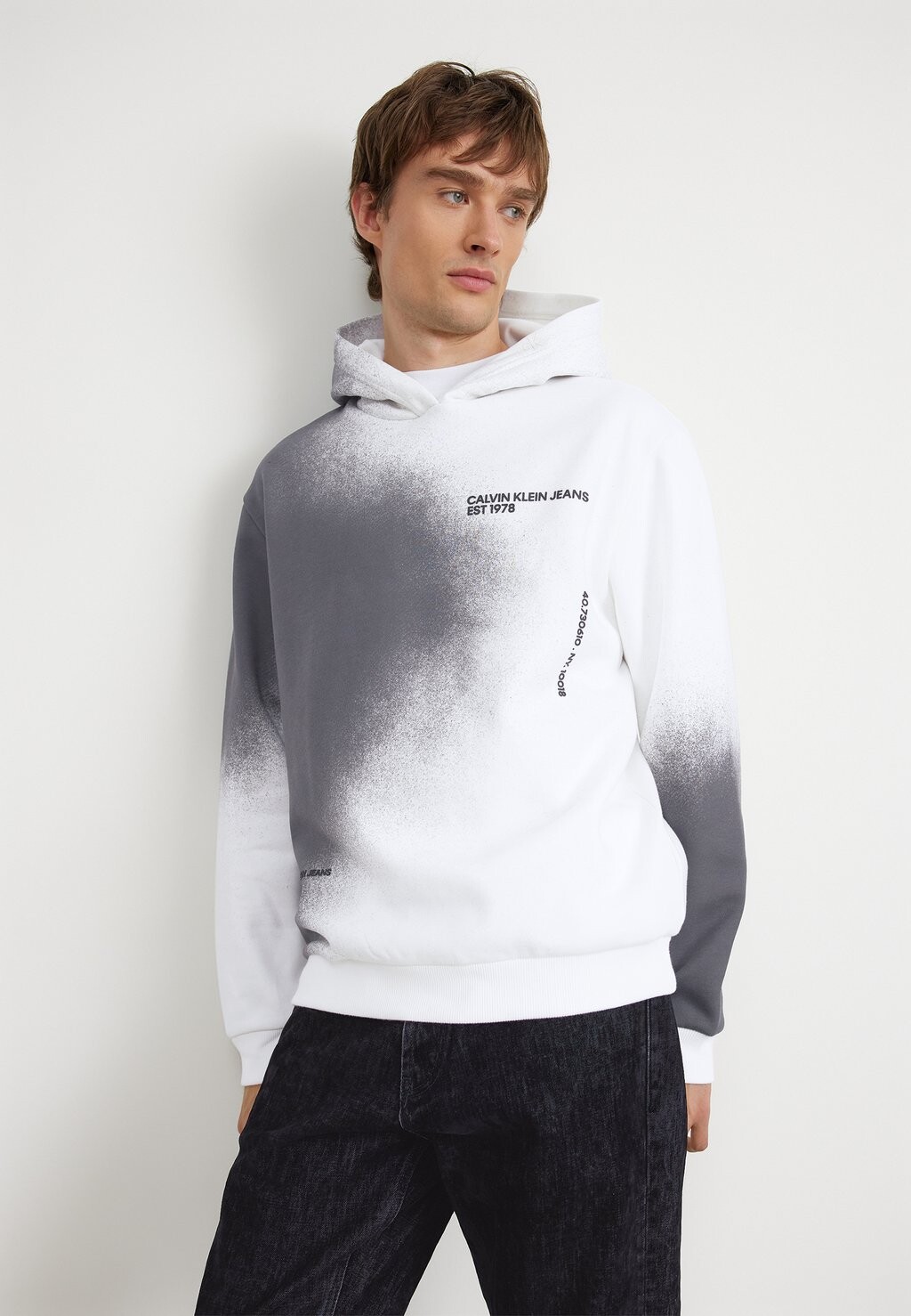 

Толстовка Spray Hoodie Calvin Klein Jeans, цвет sprayed panel