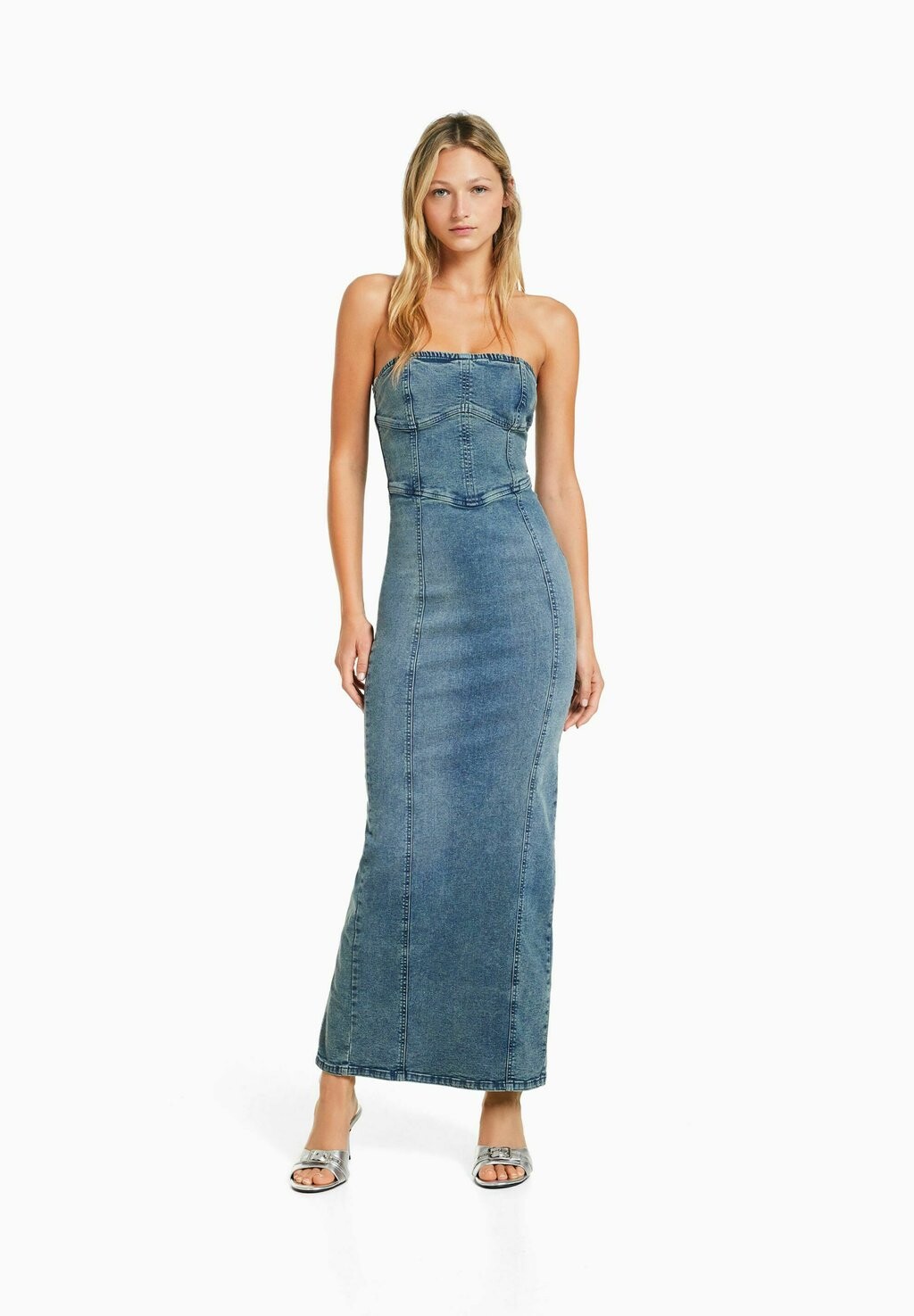 

Джинсовое платье Bershka, светло-синий
