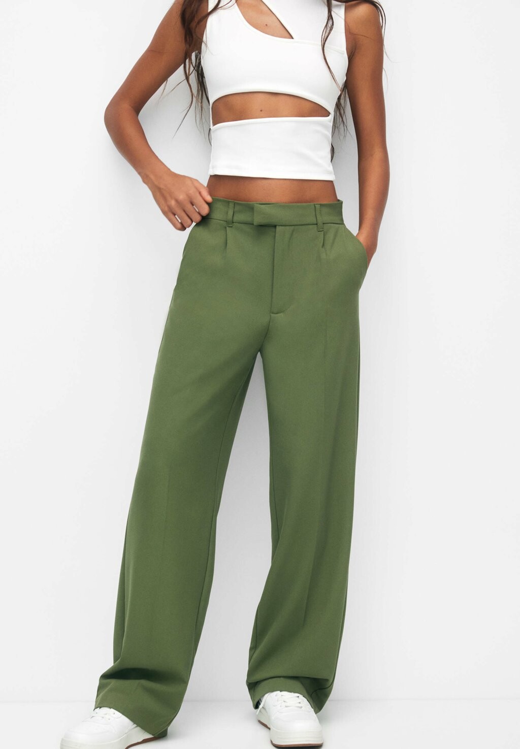 

Брюки PULL&BEAR, зеленый