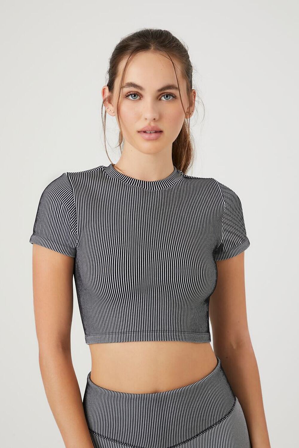 

Укороченная бесшовная футболка Active Forever 21, черный