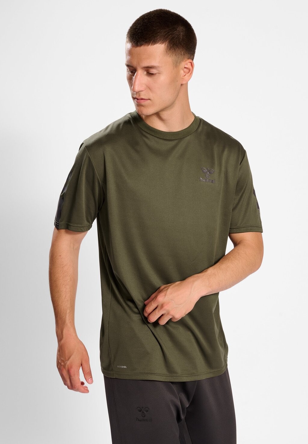

Спортивная футболка Hummel, оливковый