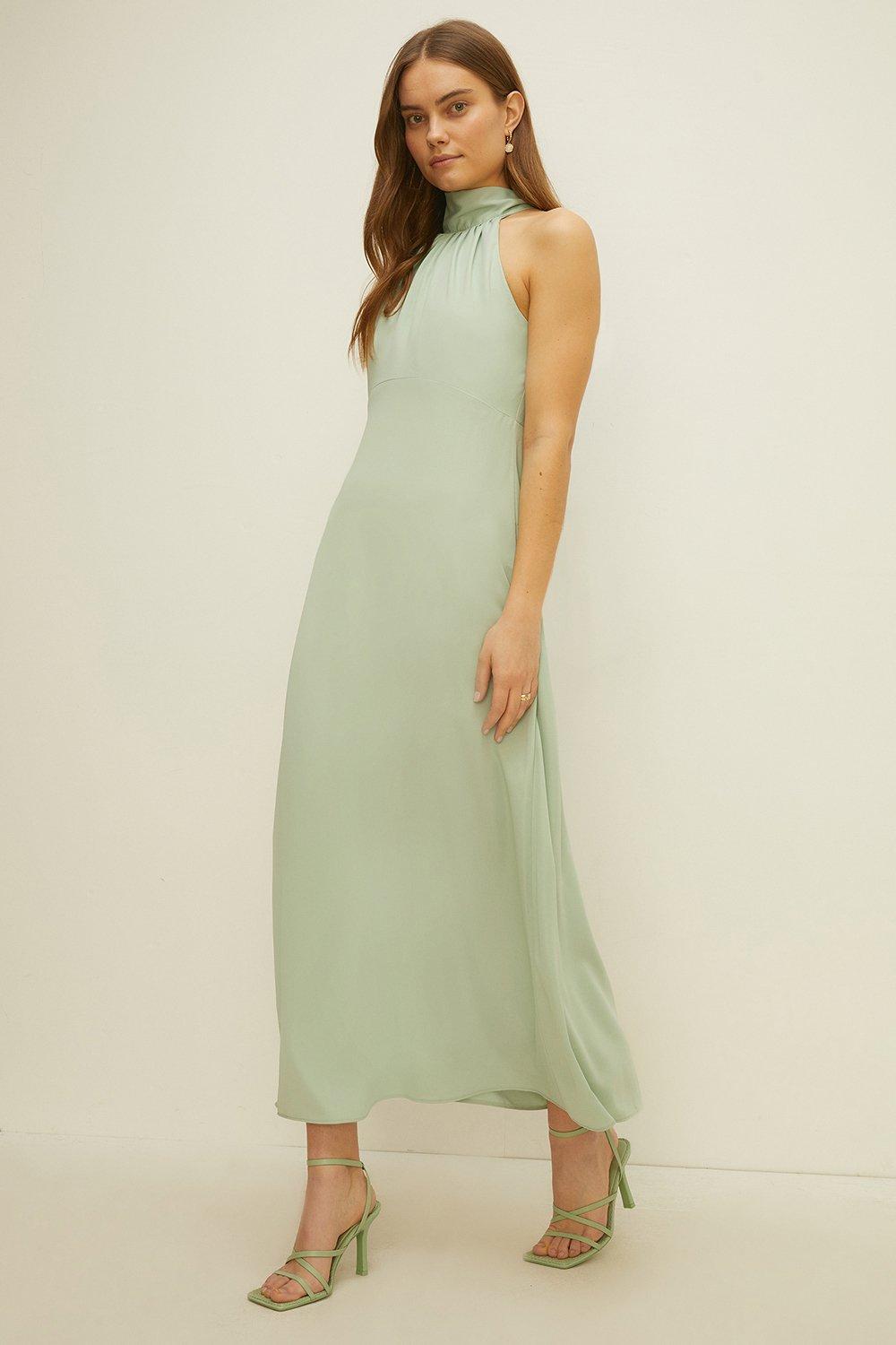 цена Миниатюрное атласное платье миди с вырезом через шею и бретелькой Oasis, зеленый