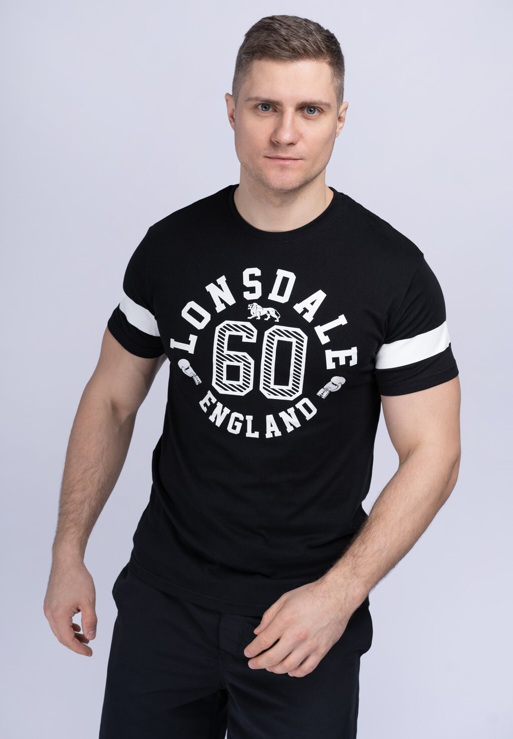 

Футболка с принтом Lonsdale, черный