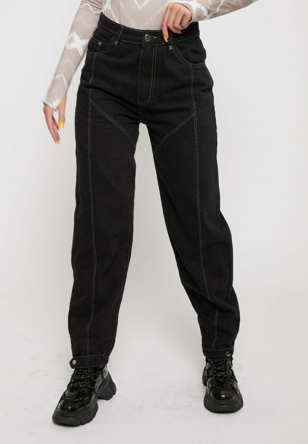 

Джинсы Tapered Fit HERMAN&CO, черный