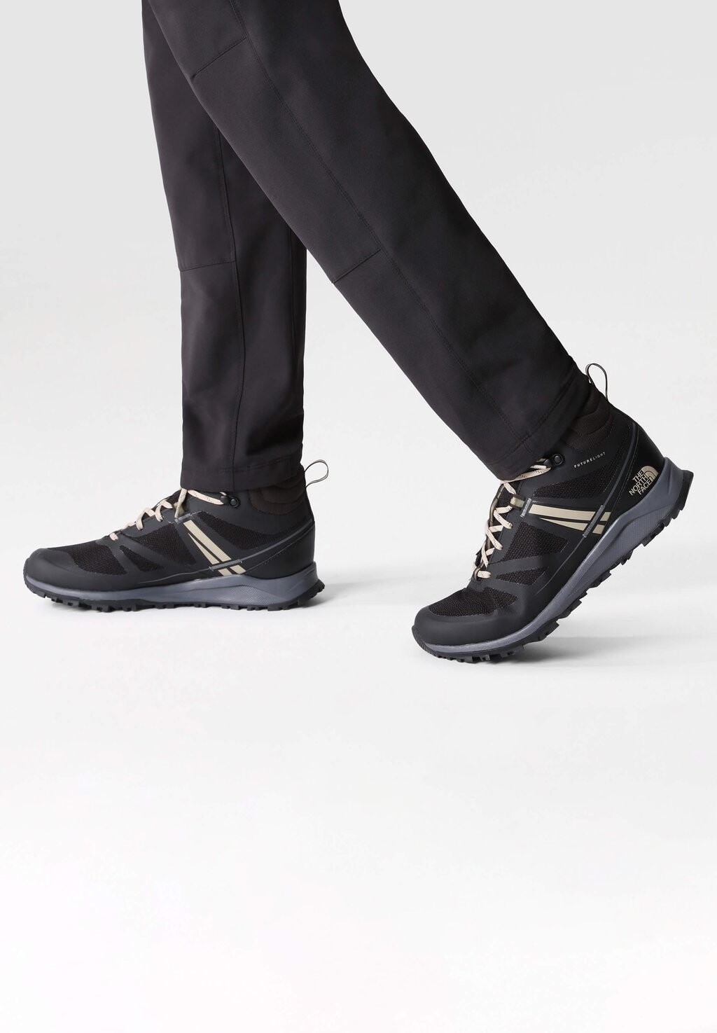 

Кроссовки The North Face