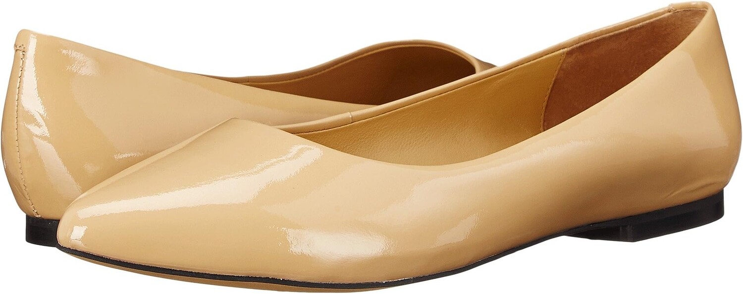 

Туфли на плоской подошве Trotters Estee, цвет Nude Soft Patent Leather