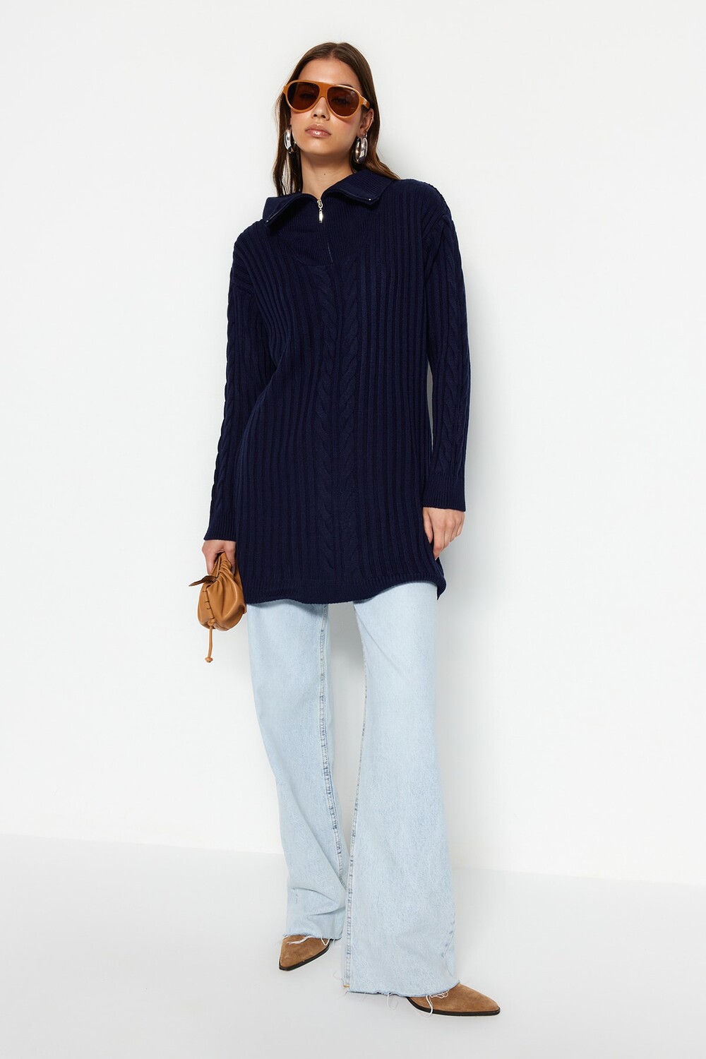 

Темно-синий трикотажный свитер Салоники на молнии Trendyol Modest