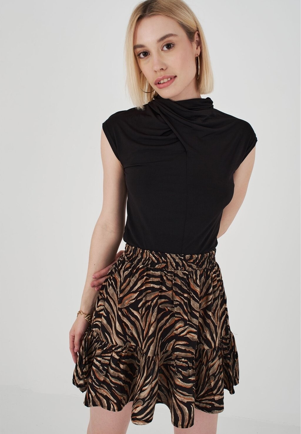 

Блузка SANDY WITH SHIRRED COLLAR Herita, цвет black