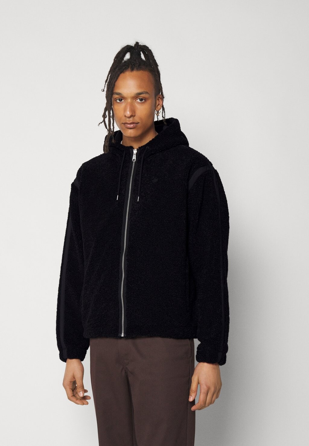 

Куртка adidas Originals PREMIUM ESSENTIALS, черный