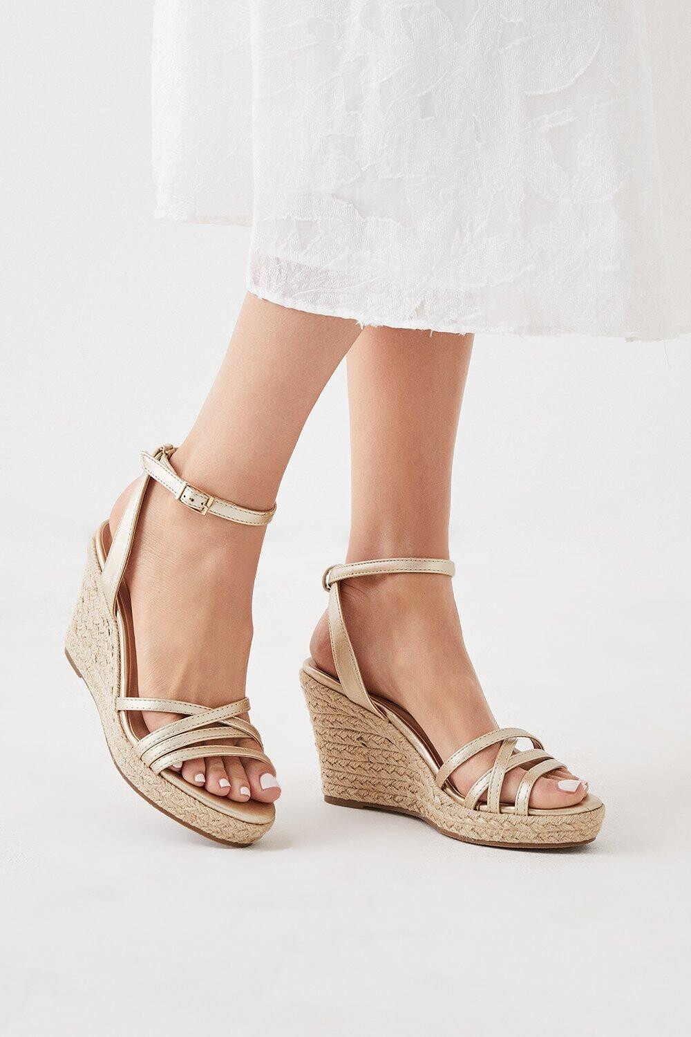 

Roxi Barely There на танкетке Dorothy Perkins, золото