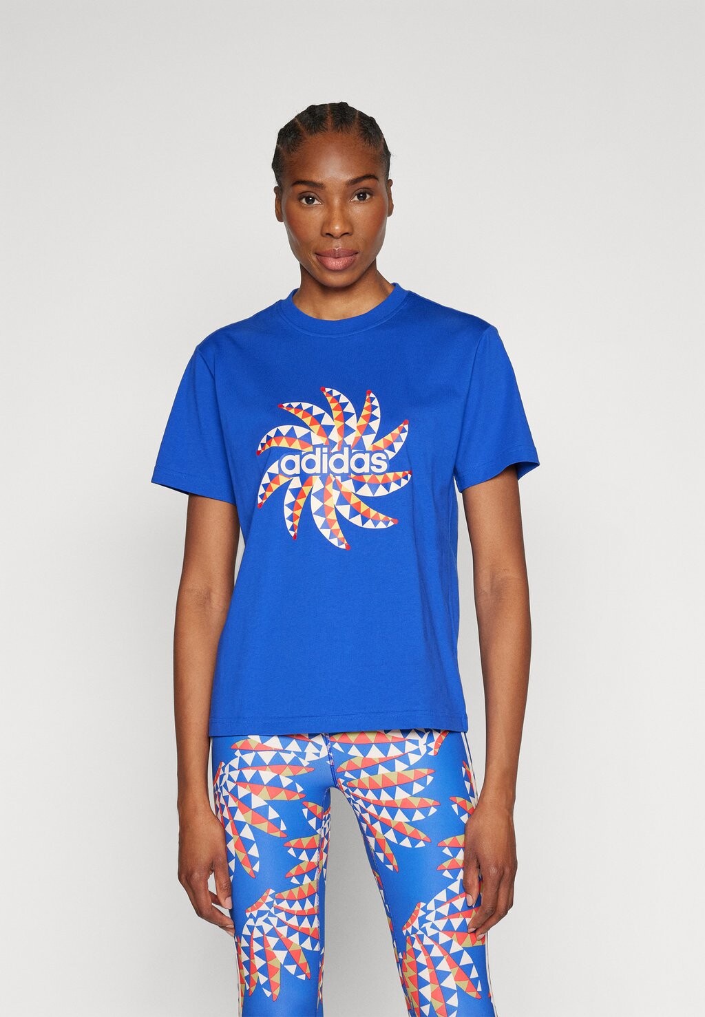 

Футболка с принтом GRAPHIC T-SHIRT adidas Sportswear, цвет bold blue