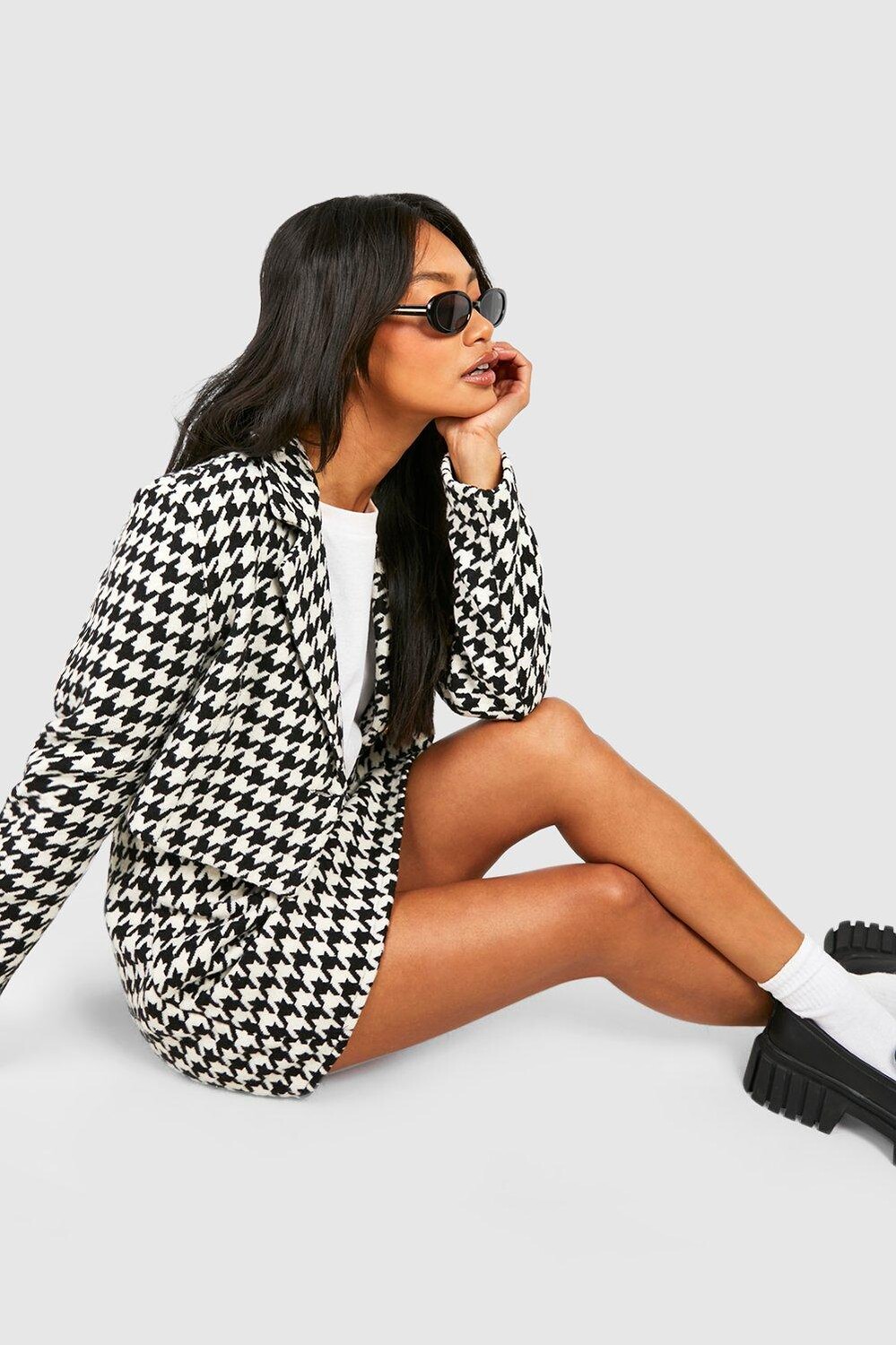

Укороченный блейзер премиум-класса Dogtooth свободного кроя boohoo, черный