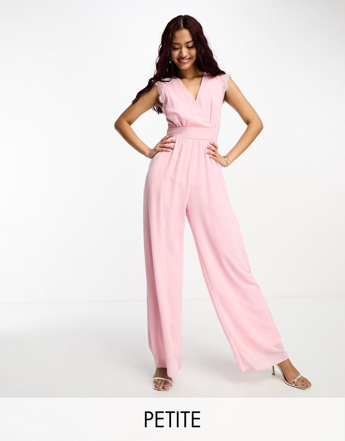 

Светло-розовый комбинезон с кружевом на спине TFNC Petite Bridesmaid Perry