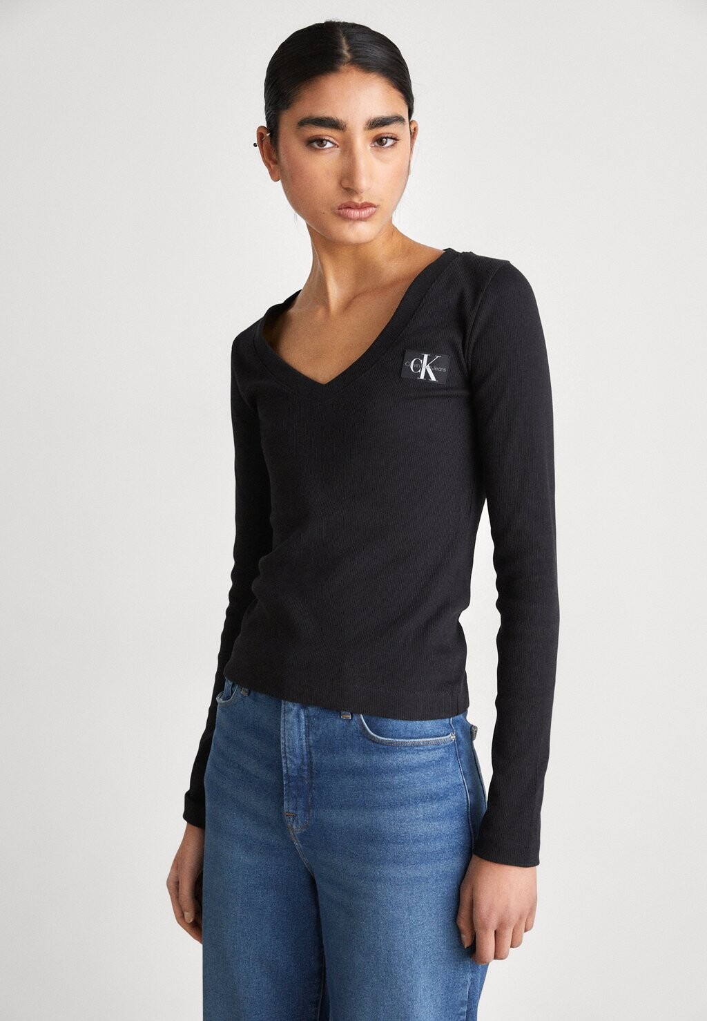 

Футболка с длинными рукавами LABEL V NECK LONG SLEEVE Calvin Klein Jeans, ck черный