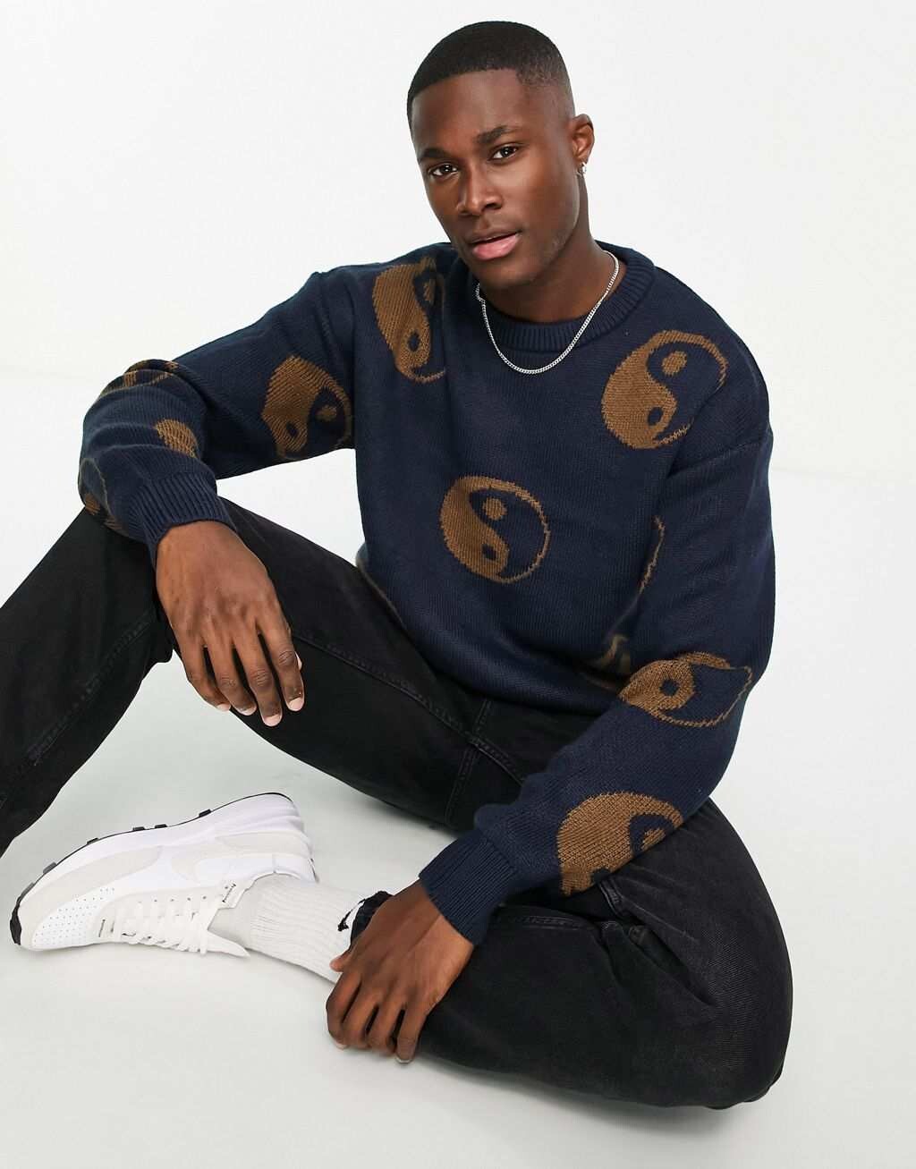 

Коричневый жаккардовый джемпер оверсайз Jack & Jones ying yang