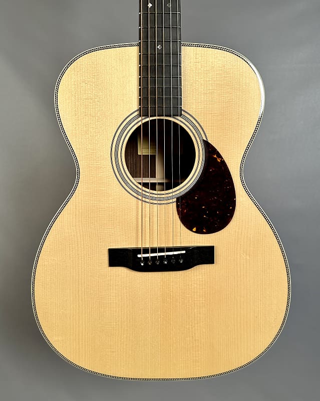 

Акустическая гитара Eastman E20OM Adirondack Spruce & Rosewood