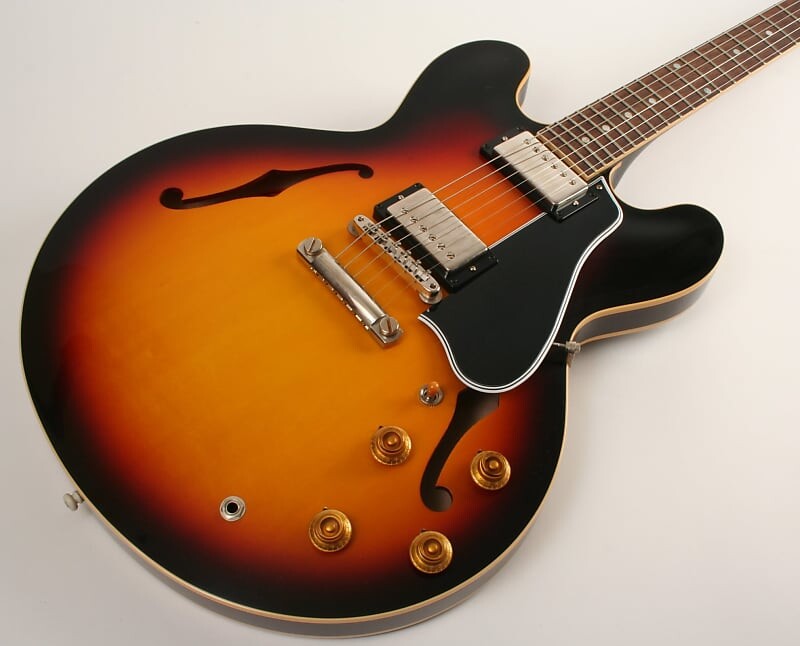 

Электрогитара Gibson Custom Shop 1959 ES-335 Reissue VOS Vintage Burst A930817