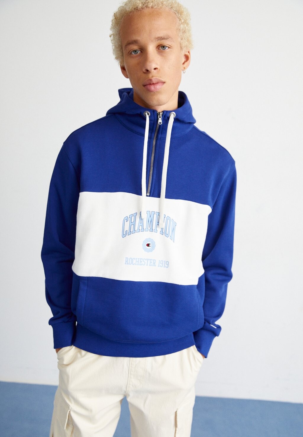 худи champion basic темно синий Толстовка BOOKSTORE HOODED HALF ZIP Champion Rochester, темно-синий