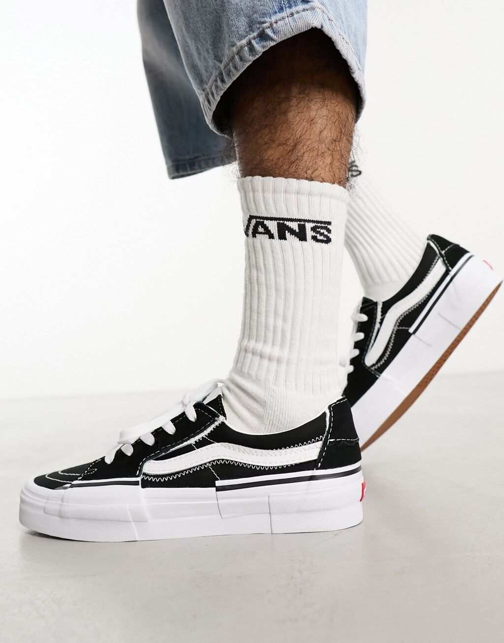 

Черные кроссовки Vans SK8-Low