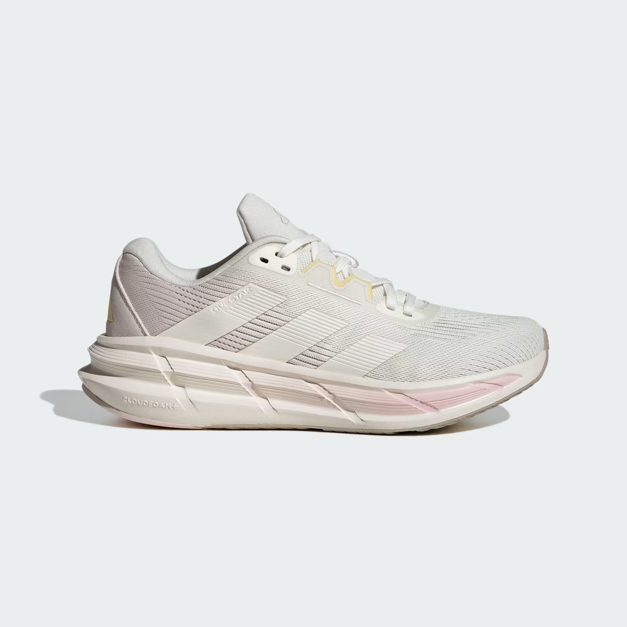 

Кроссовки Квестар 3 Adidas, цвет Off White/Chalk White/Putty Mauve