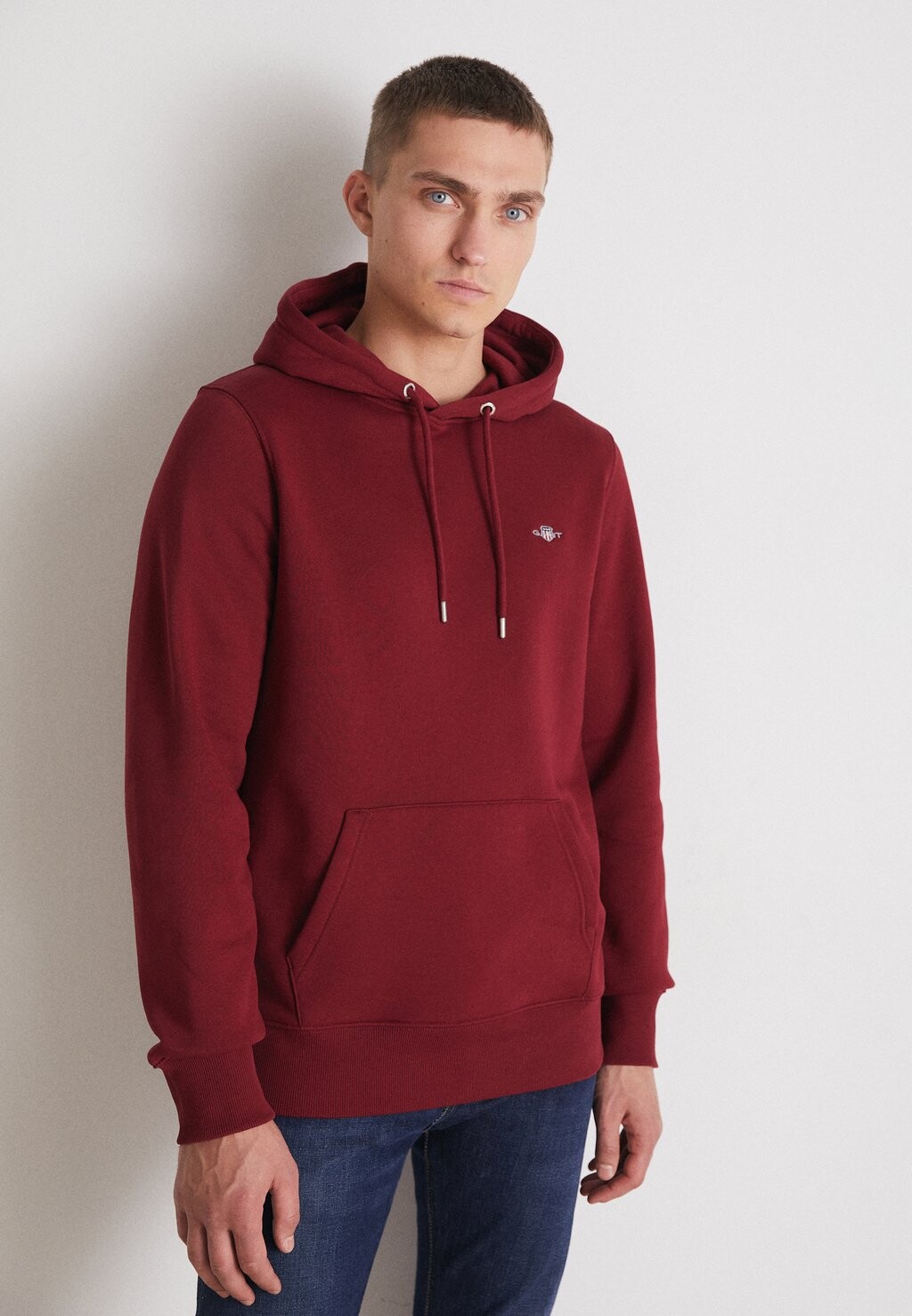 

Худи GANT Shield Hoodie, темно-красный