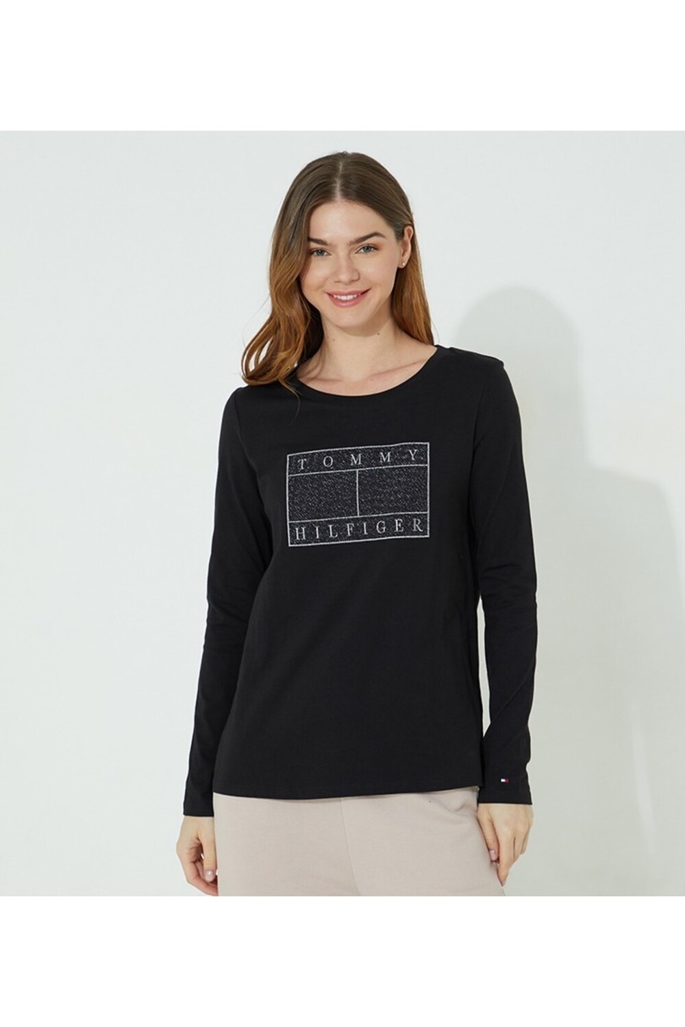 

Футболка Tommy Hilfiger, черный