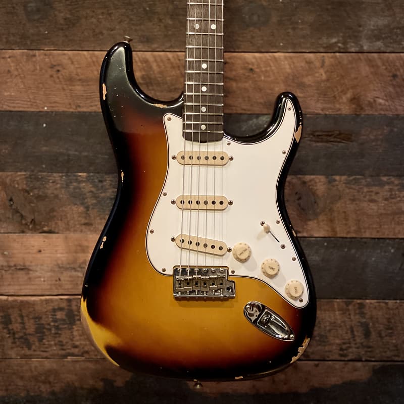 Электрогитара Fender Custom Shop 1964 Stratocaster Relic in Faded/Aged 3 Tone Sunburst