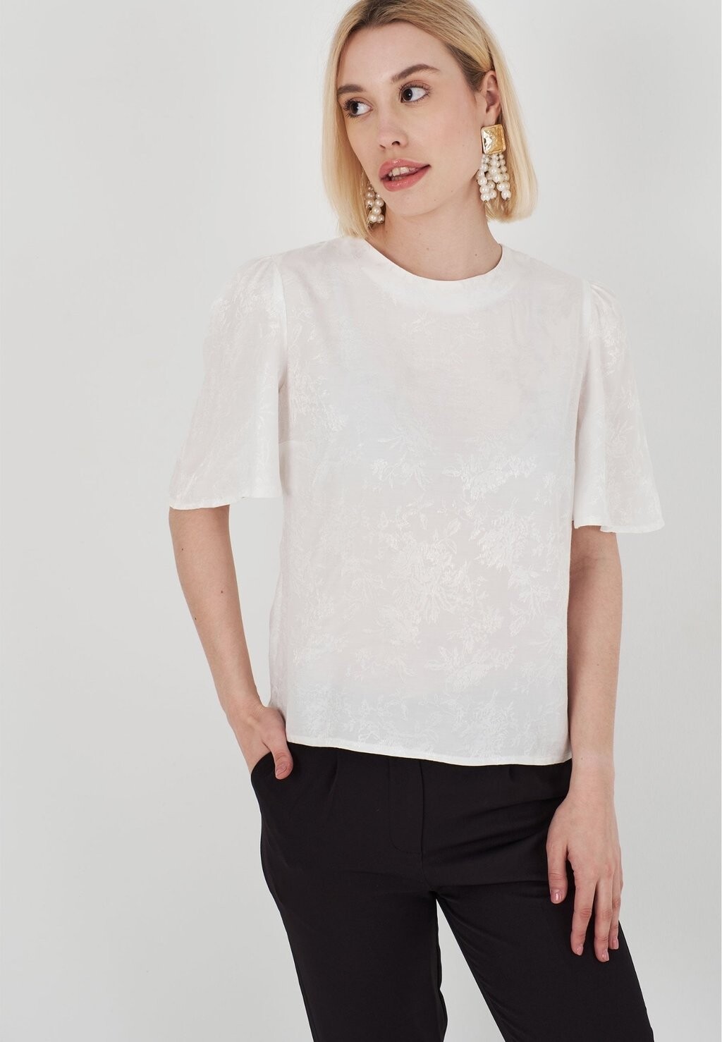 

Блузка Herita, цвет white