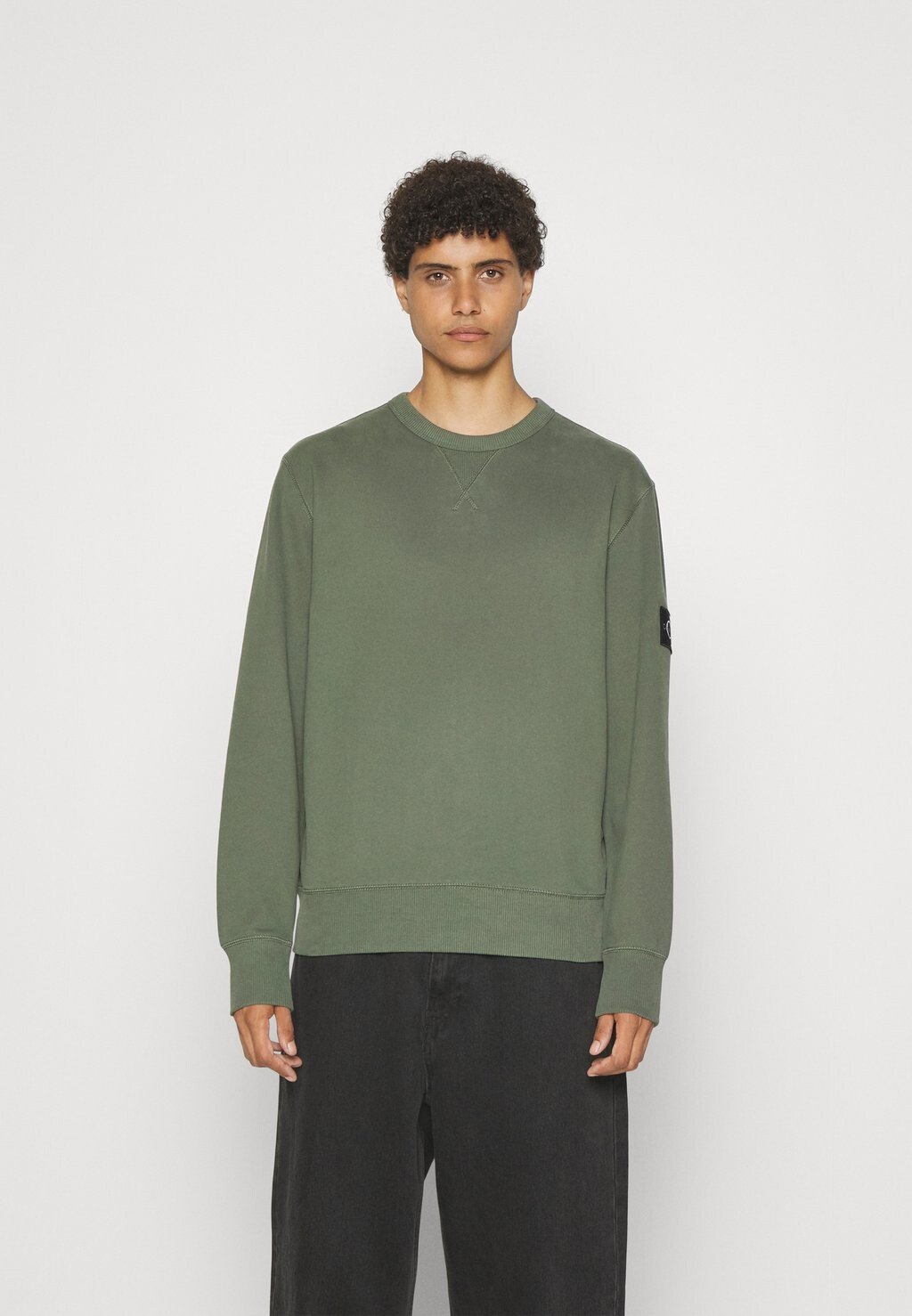 

Толстовка Calvin Klein Jeans Badge Crew Neck, тимьян, Серый