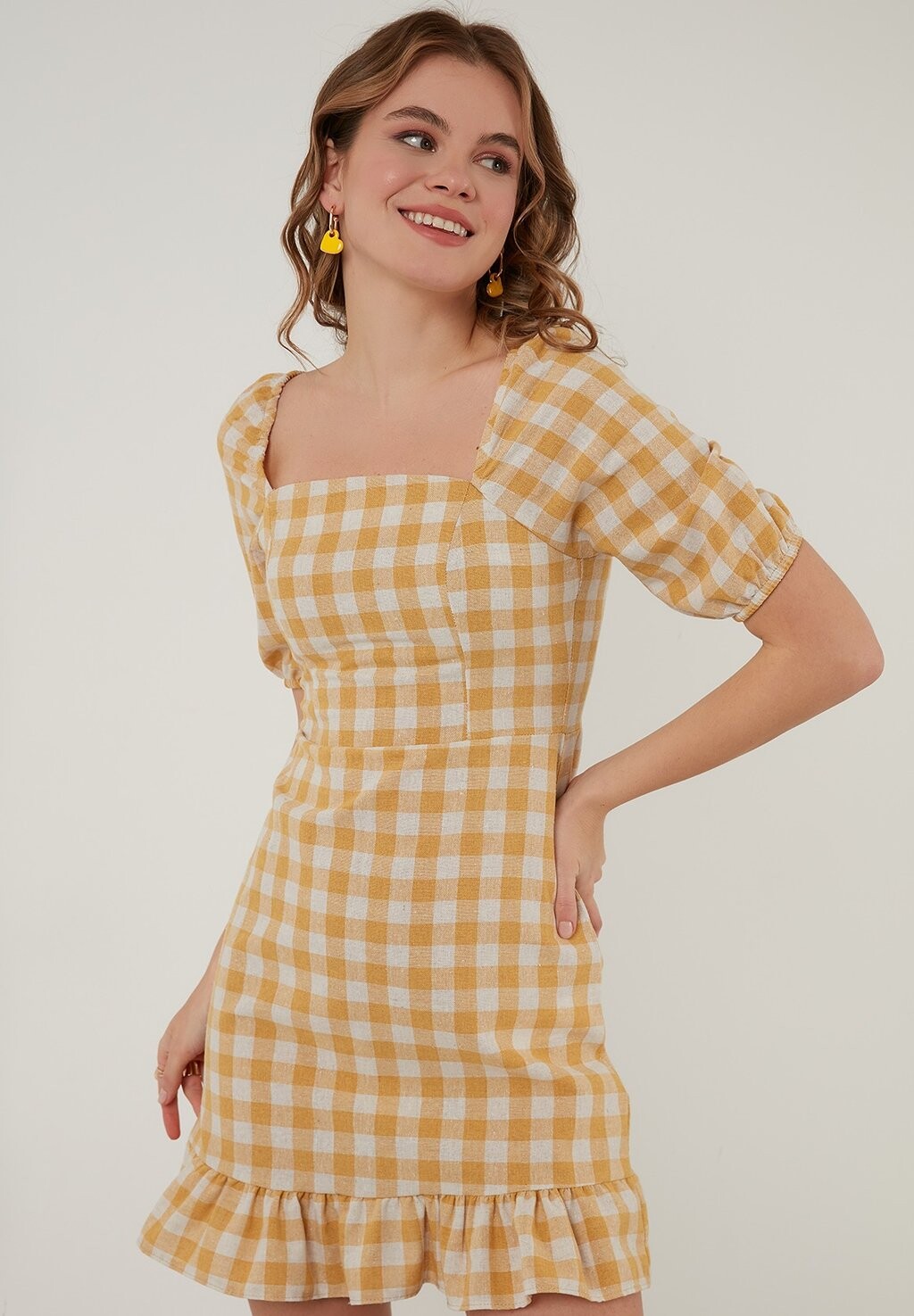 

Летнее платье горчичного цвета LELA