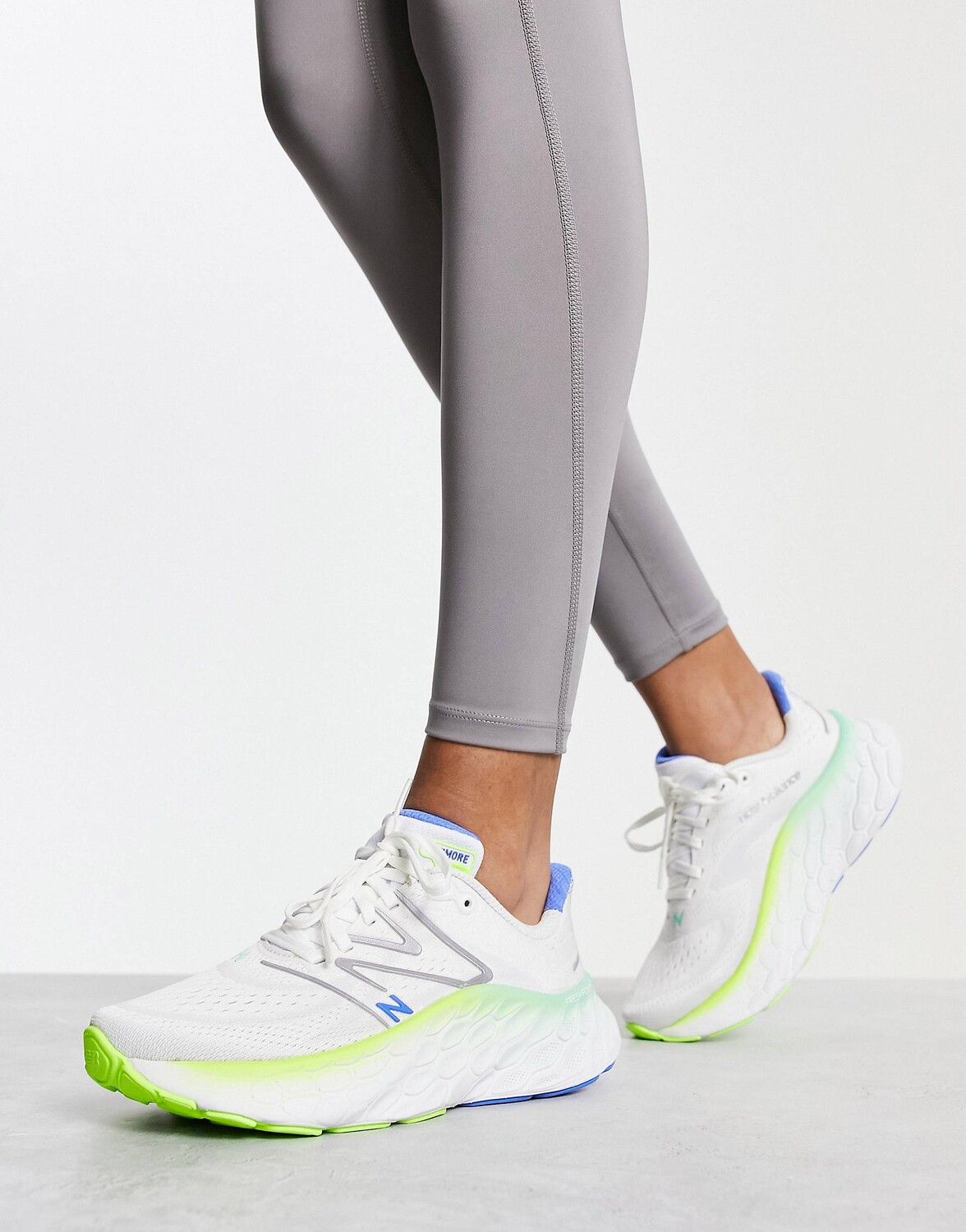 

Бело-зеленые кроссовки New Balance Running Fresh Foam More