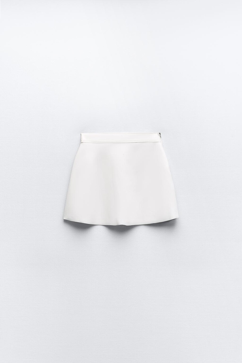 

Короткая юбка с эффектом неопрена ZARA, белый