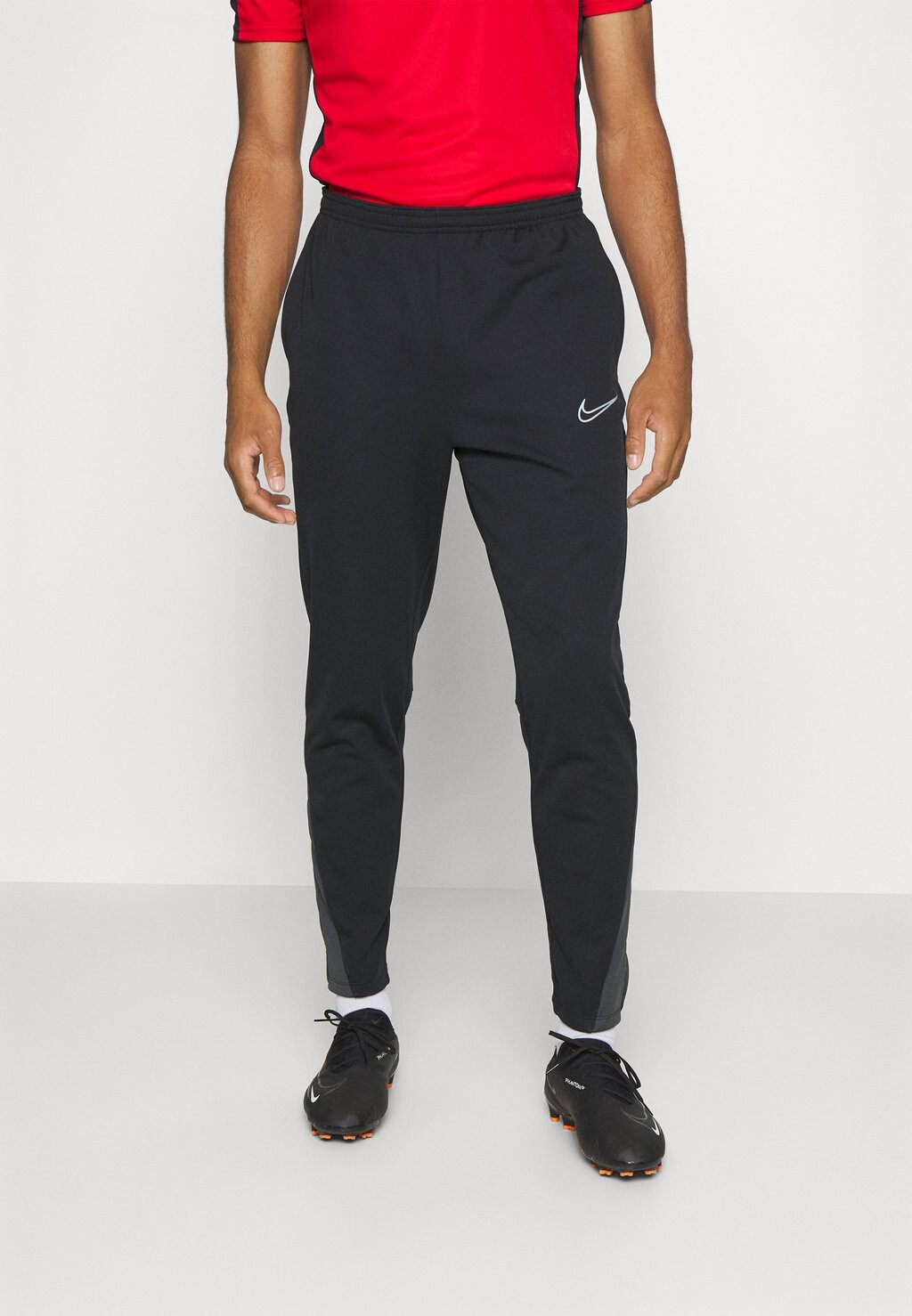 

Спортивные брюки ACADEMY PANT WINTERIZED Nike, черный/антрацит/серебристый со светоотражающим эффектом