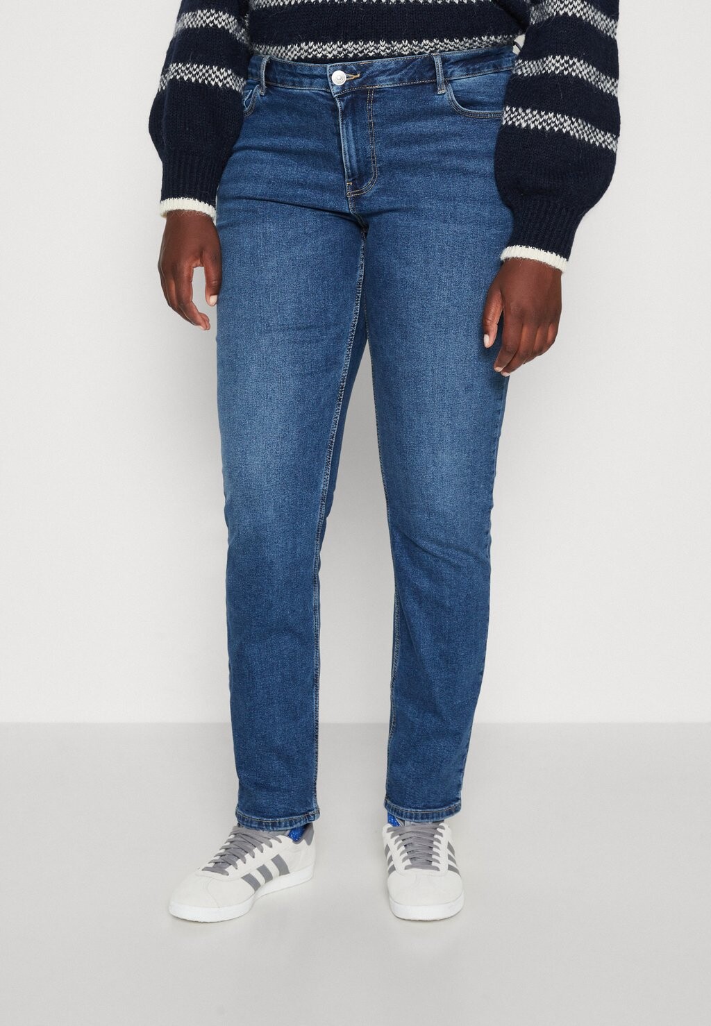 

Джинсы Straight Leg PCKESIA Pieces Curve, цвет medium blue denim